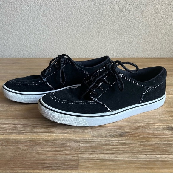 Maui and Sons Sneakers Mens Size 10 Black Suede Leather Low Top Skate Shoes - Picture 2 of 11